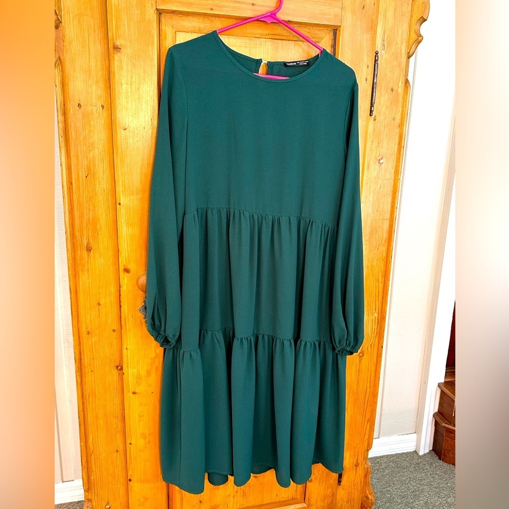 Green Tiered Shein Dress Sz Large Easy Classic & Stylish